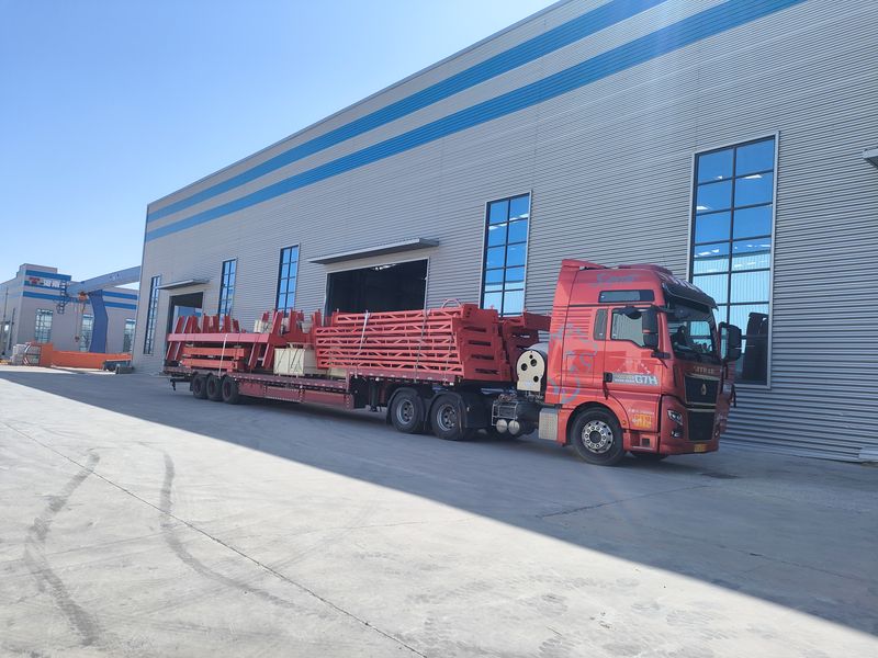 電動(dòng)葫蘆門式起重機(jī) 4臺(tái) MHxh10t—8m    2臺(tái) MHxh5t—8m      2臺(tái) 制作完成，出口哈薩克斯坦交付客戶使用